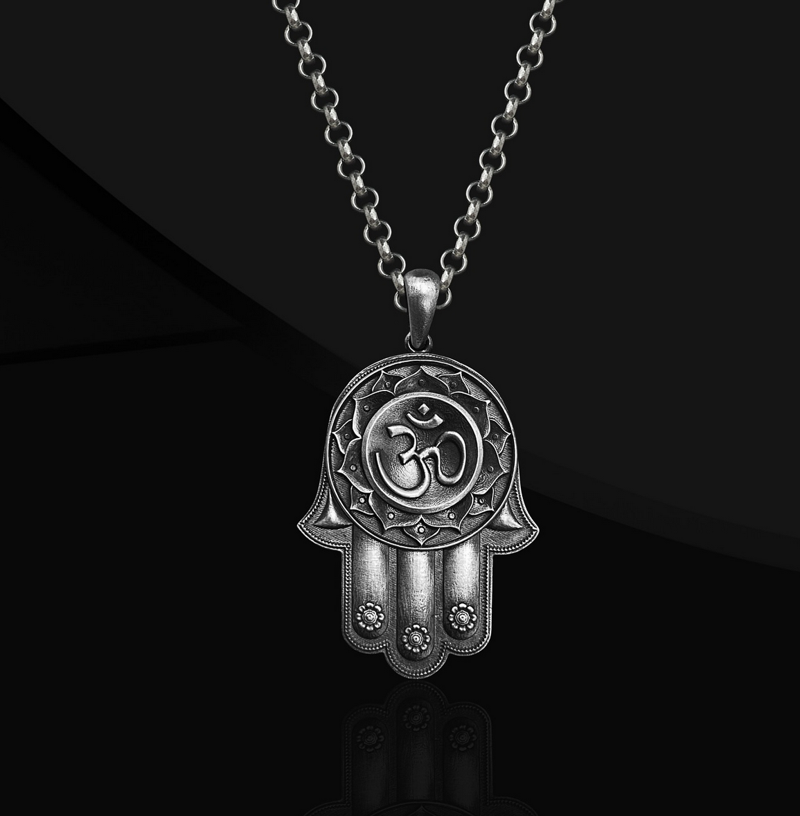 125-tlz1 Serebryanaya podveska s kamnem «Hamsa Om» — drevnyaya ladon' sveta i zashchity Serebryanaya podveska s kamnem «Hamsa Om» — drevnyaya ladon' sveta i zashchity